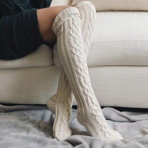COPY - OATMEAL CABLE KNIT KNEE-HIGH SOCKS